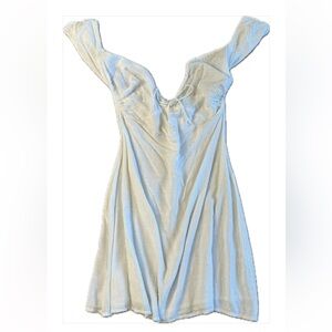 💕 Women’s Princess Poly white summer mini dress in size 6